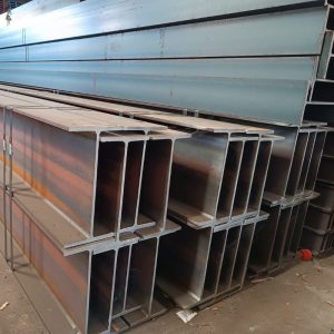 Thép hình i400; Quy cách kích thước i400x200x8x13 mm; Chiều dài 6m và 12m; Tỷ trọng khối lượng 66 kg/m; Thương hiệu hãng sản xuất có Posco, Trung Quốc, Huyndai, Malaysia, Thái Lan.