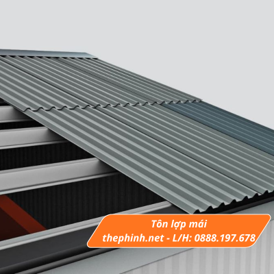 Tôn lợp mái, chuyển dùng lợp mái nhà dân dụng, nhà xưởng, với các độ dày phổ biến như 2 dem, 2.5 dem, 3 dem, 3.5 dem, 4 dem, 4.5 dem, 5 dem.