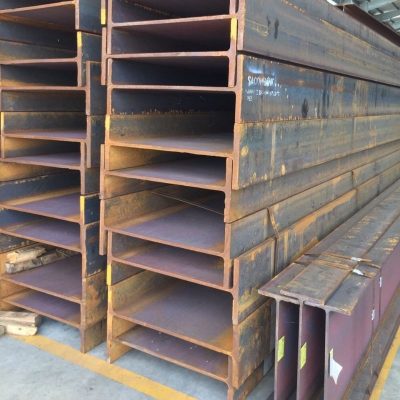Thép hình i700; Quy cách I700x300x13x24x12,000; Barem khối lượng 185 kg/m; Xuất xứ Posco, Trung Quốc, Huyndai, Hàn Quốc, Thái Lai, Malaysia.