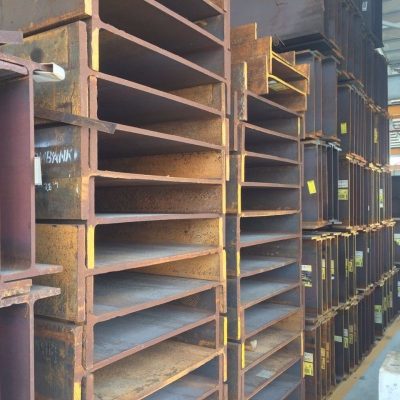 Thép hình i800; Thép I800 quy cách I800x300x14x26x12,000 mm; Barem 210 kg/m: Xuất xứ Trung Quốc, Thái Lan, Nhật Bản.